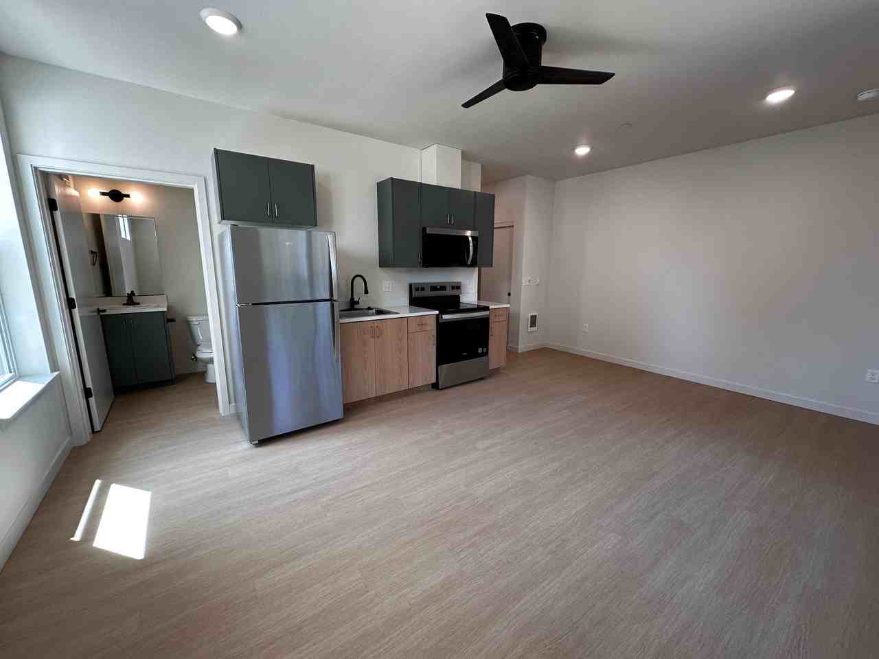 Waller St. Apt. - Photo 6 of 11