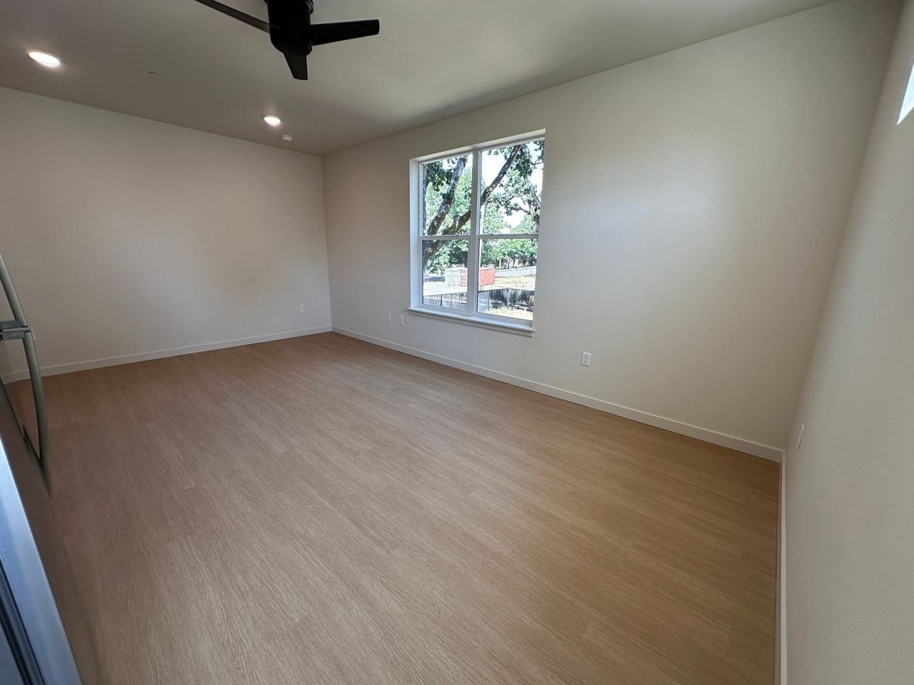 Waller St. Apt. - Photo 7 of 11