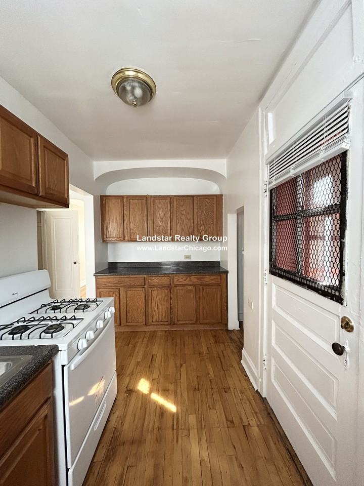 1806 West Farwell Avenue #3B - Photo 2 of 17