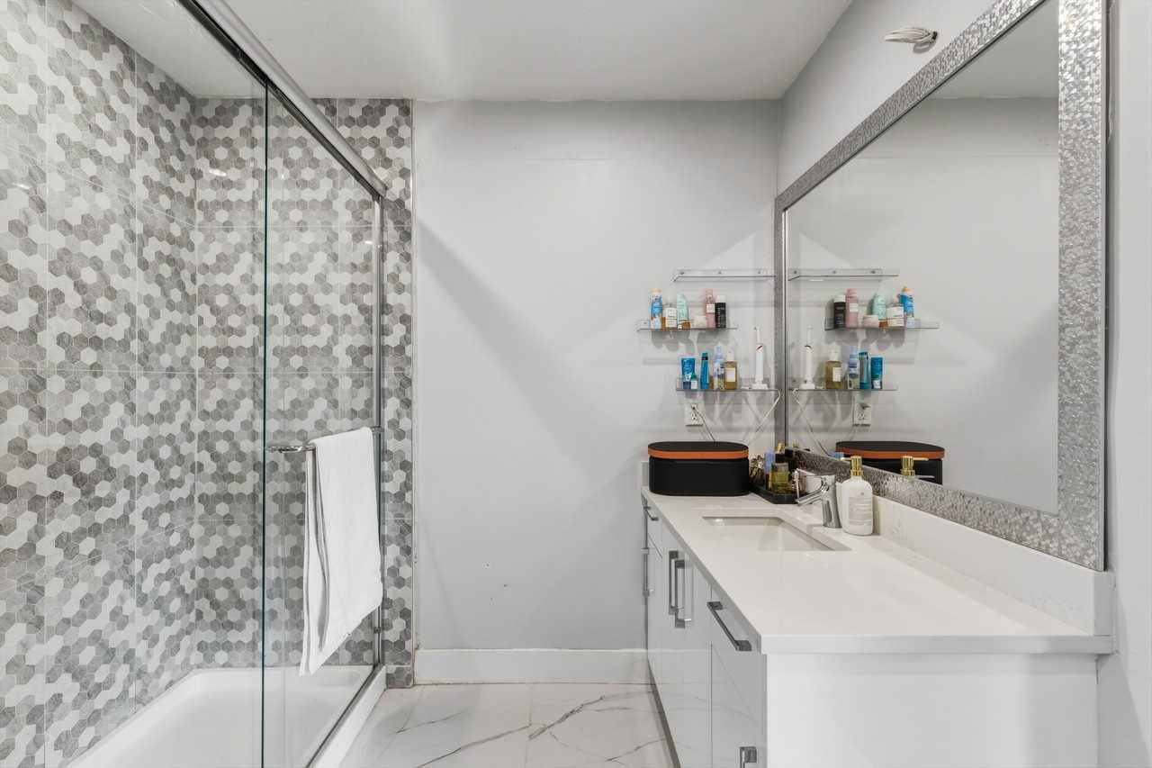 15691 20 Avenue - Photo 14