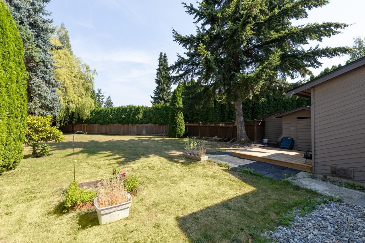 15691 20 Avenue - Photo 21
