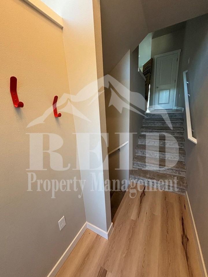 26184 Dungeness Ave Ne - Photo 2 of 17