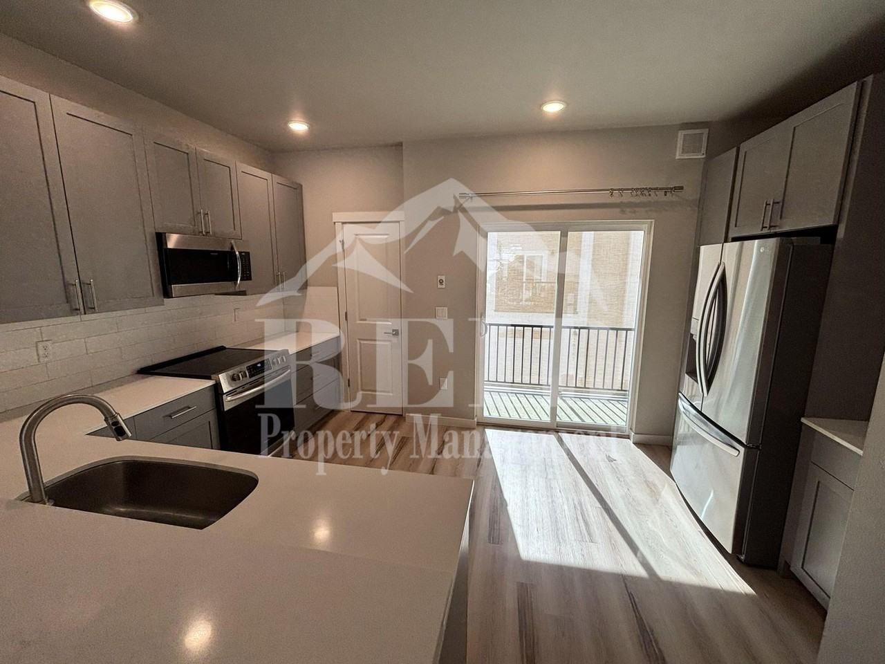 26184 Dungeness Ave Ne - Photo 5 of 17