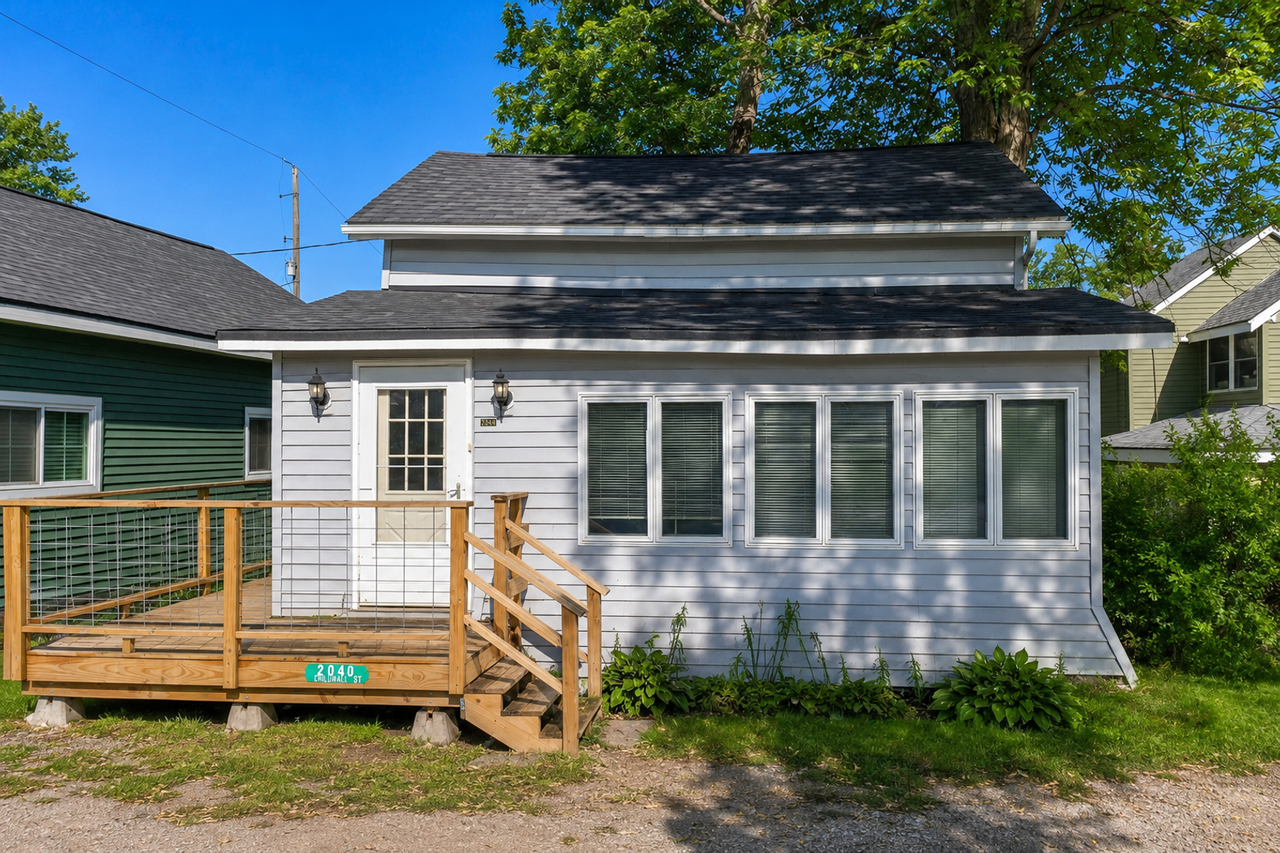 2040 Linden St - Photo 3 of 15