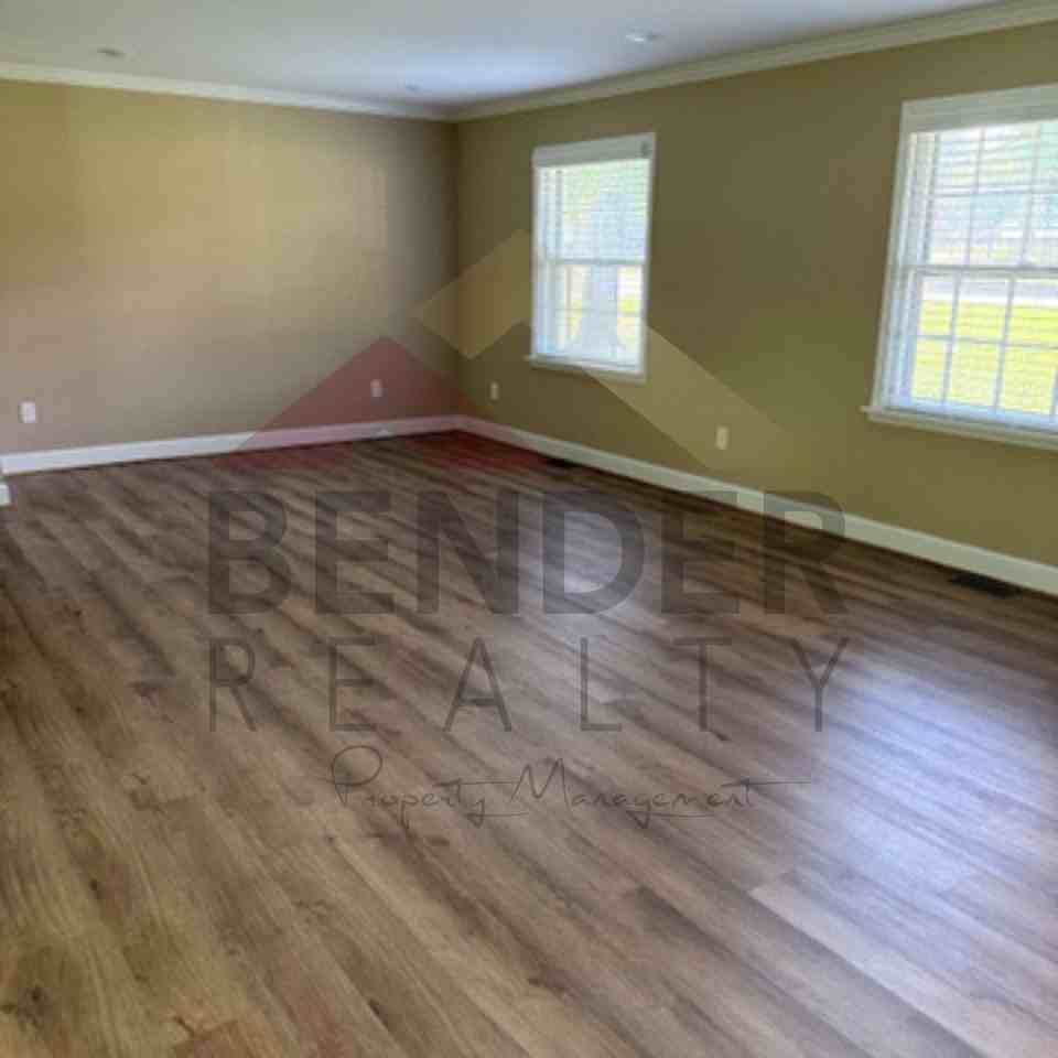 2100 Eugenia Ave Nw - Photo 2 of 9