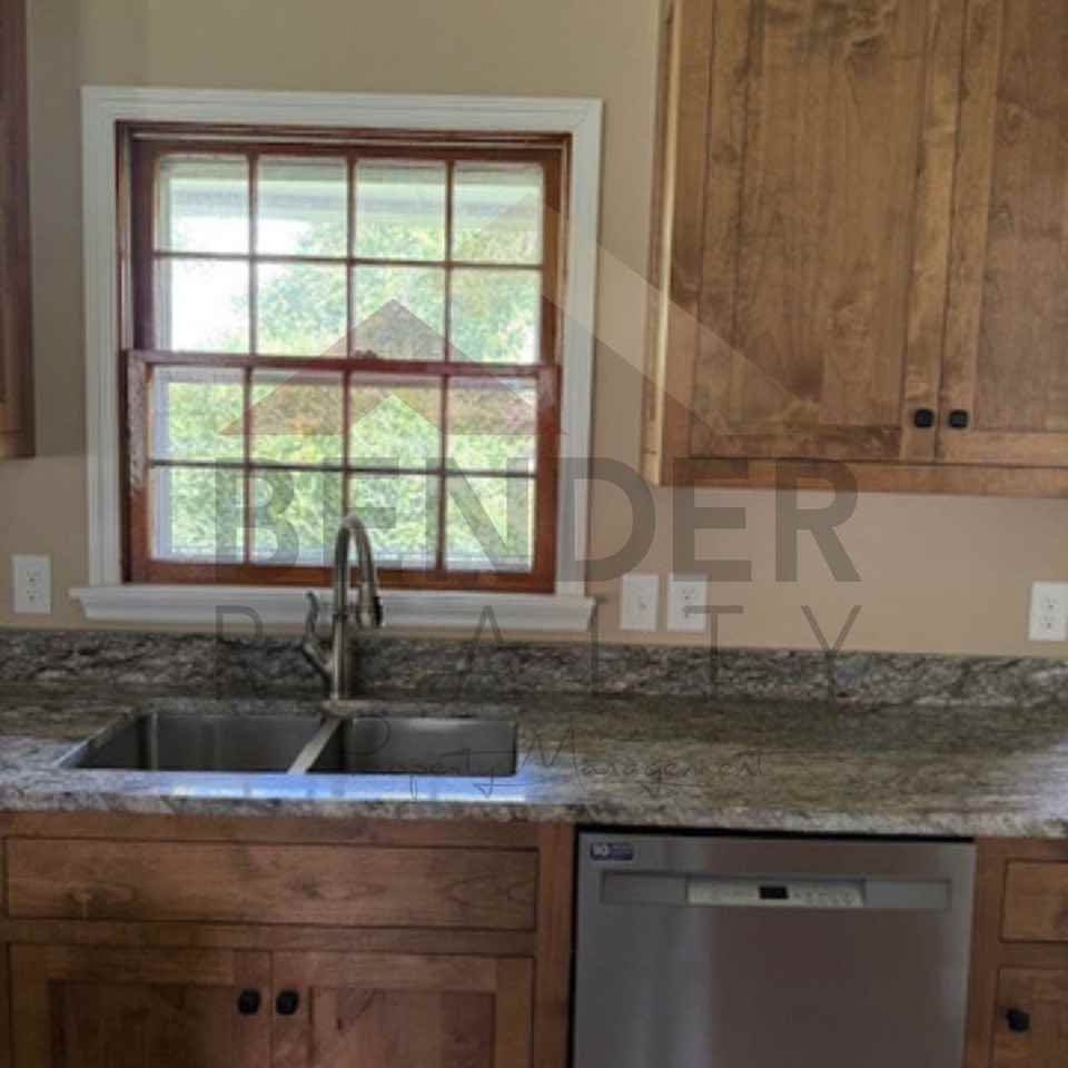 2100 Eugenia Ave Nw - Photo 5 of 9