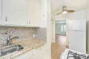 10900 Santa Monica Blvd, prime Westwood! - Photo 1 of 1