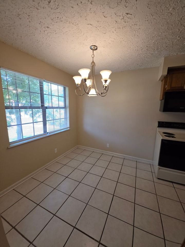 1314 N Nashville Ave - Photo 2 of 14