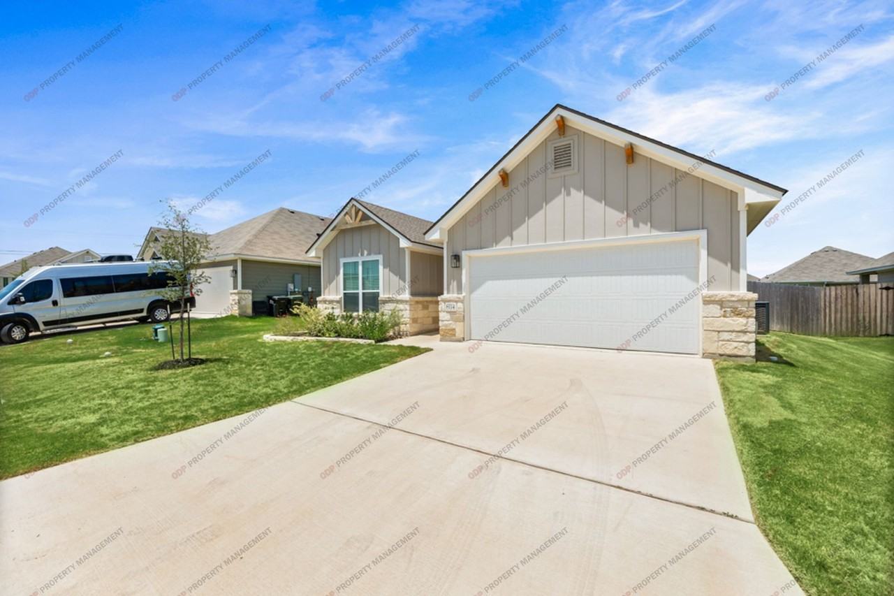 8114 Timber Hollow Ln - Photo 2 of 31