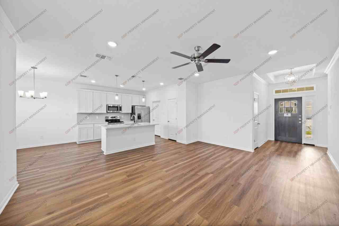 8114 Timber Hollow Ln - Photo 5 of 31