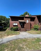 featured image of 2 Northlake Cir