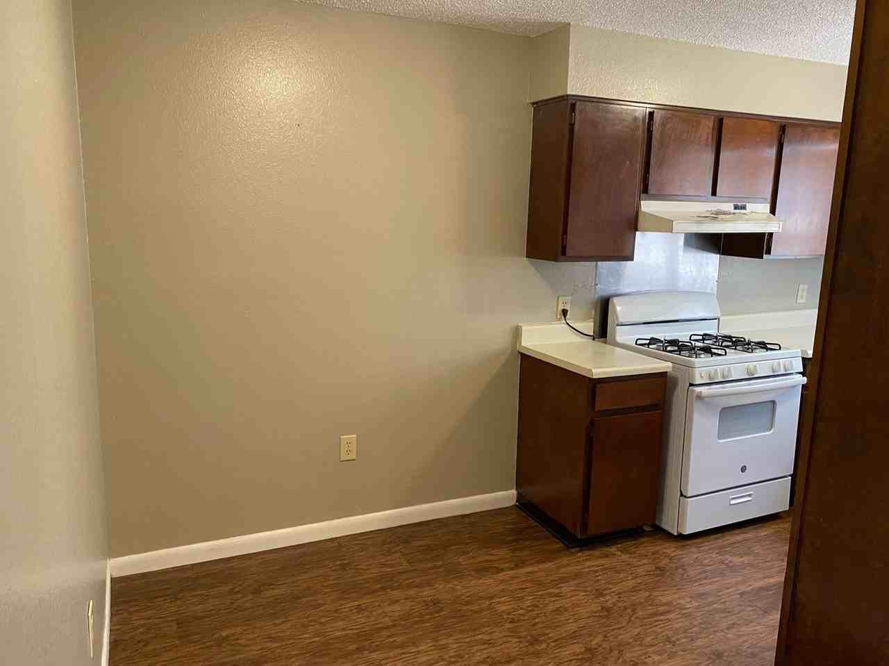 510 Dowden Rd - Photo 4 of 11