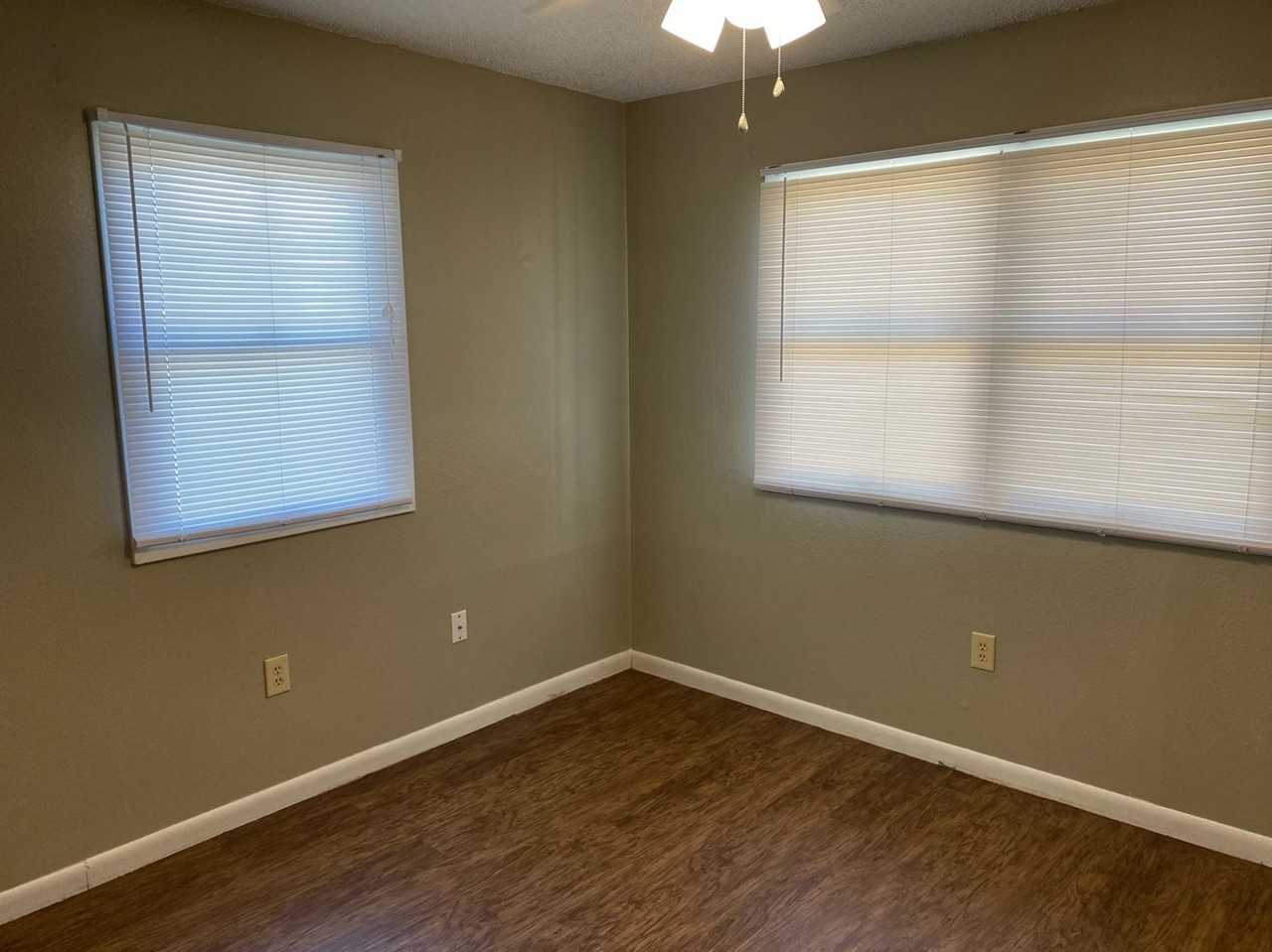 510 Dowden Rd - Photo 7 of 11