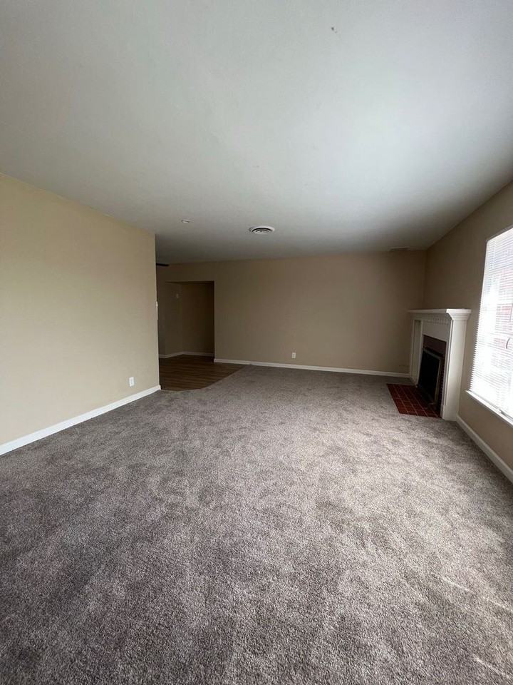210 Irene St - Photo 6 of 25