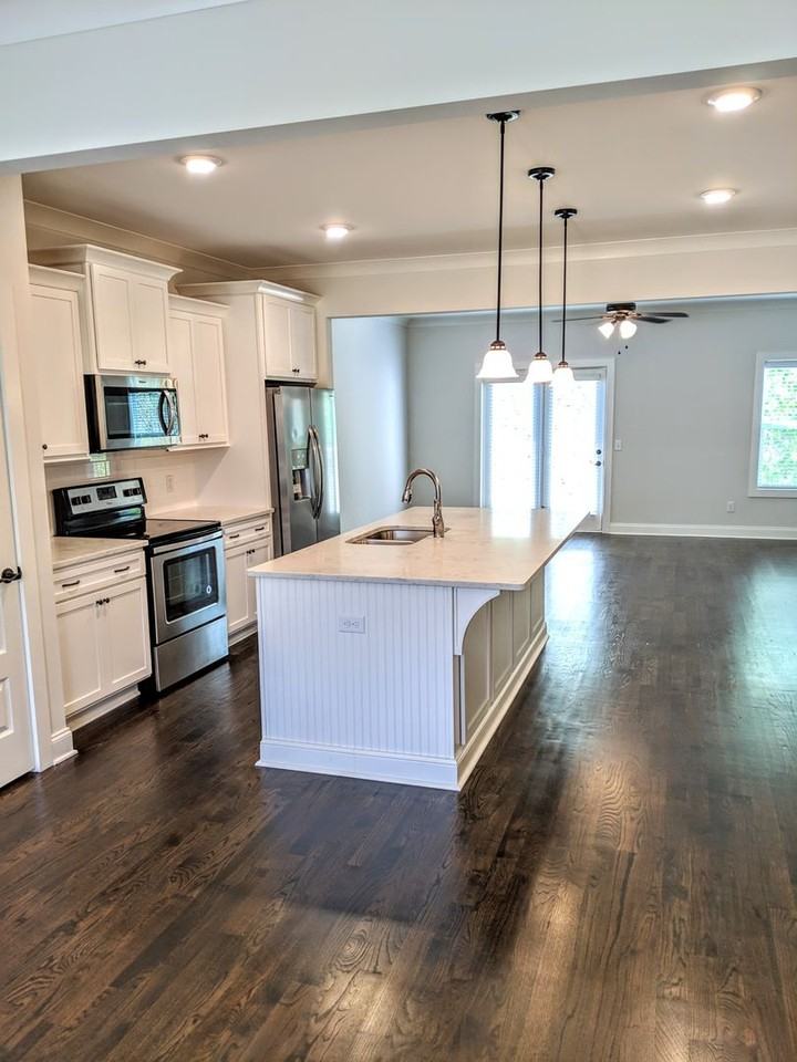 8100 Lenox Creekside Dr - Photo 4 of 12
