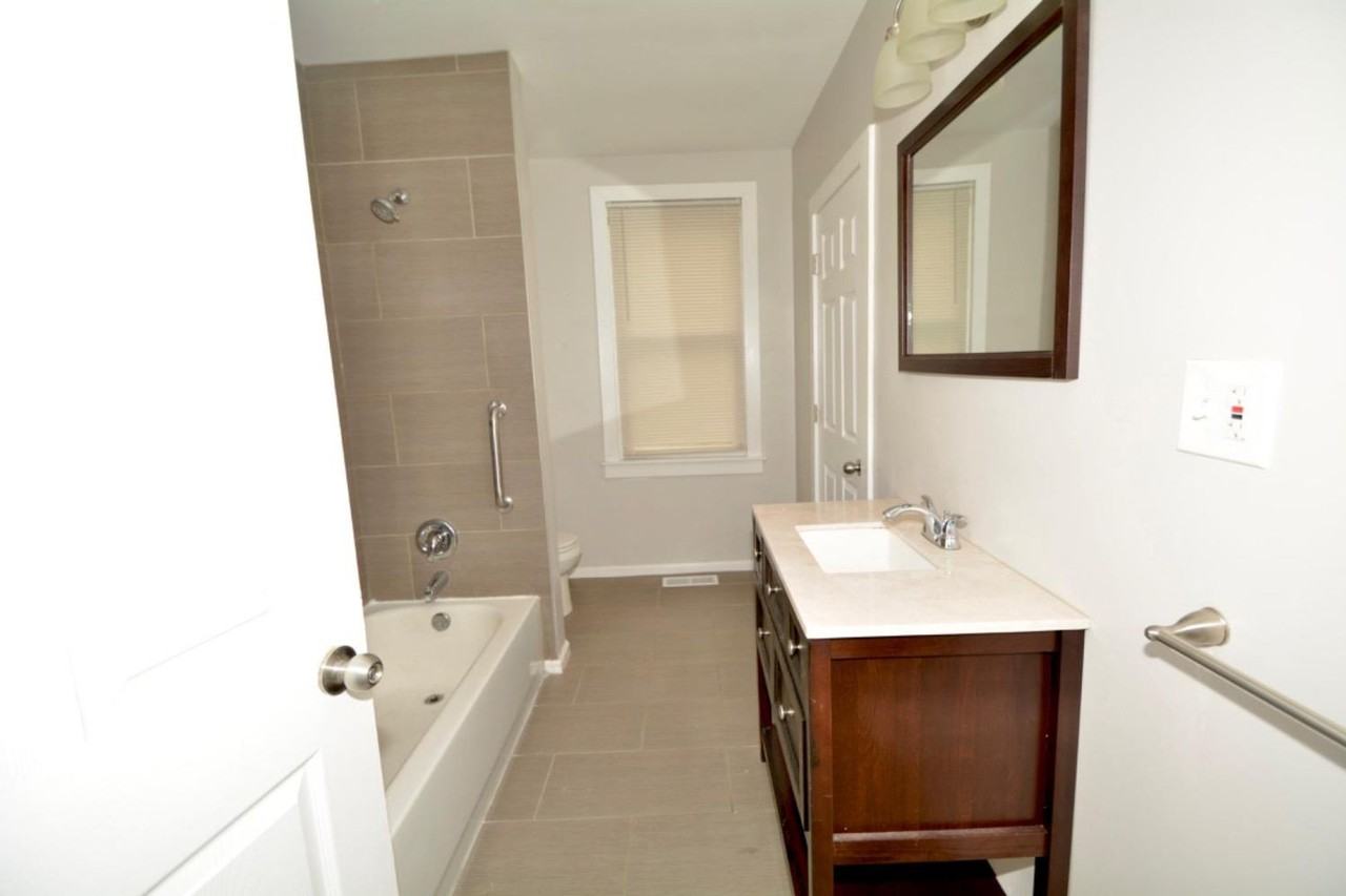 4582 Eastern Ave - Photo 3 of 14