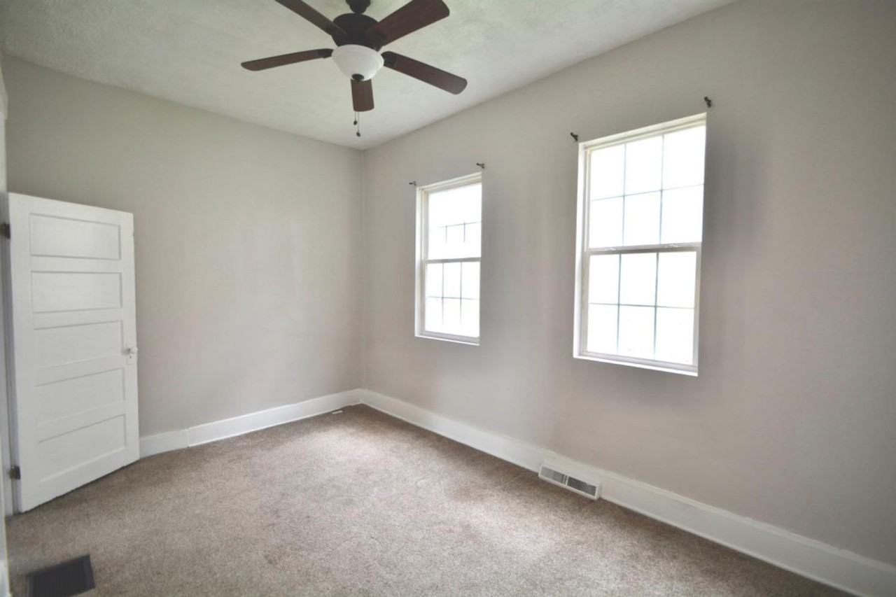 4582 Eastern Ave - Photo 7 of 14