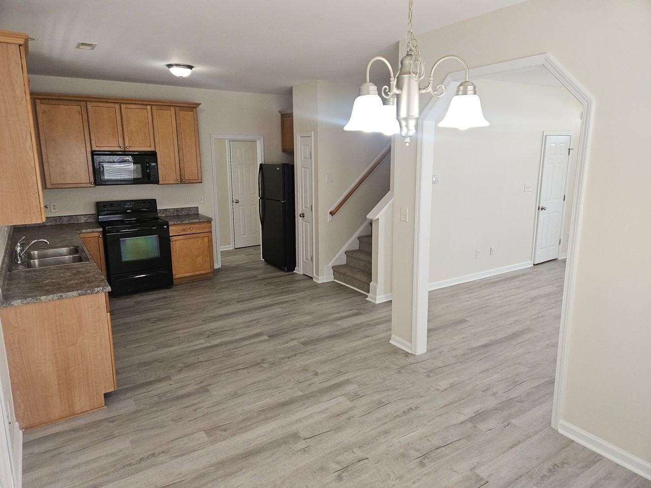 5900 Wynmore Rd - Photo 5 of 20