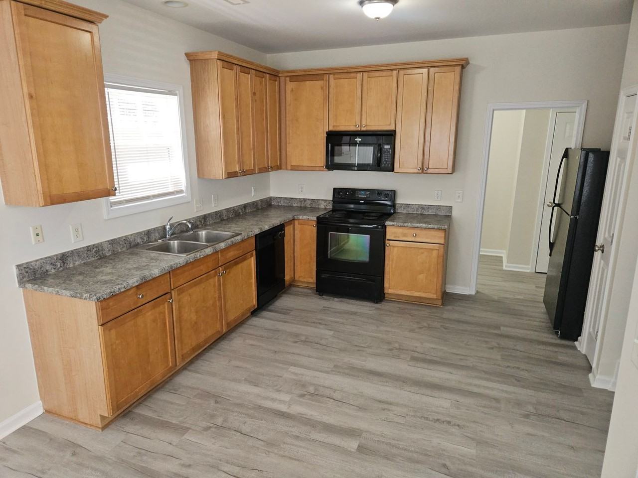 5900 Wynmore Rd - Photo 6 of 20