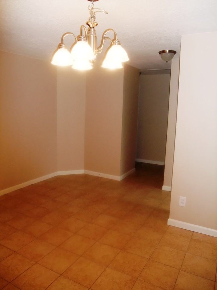 1135 Raffon Ct Se - Photo 4 of 9