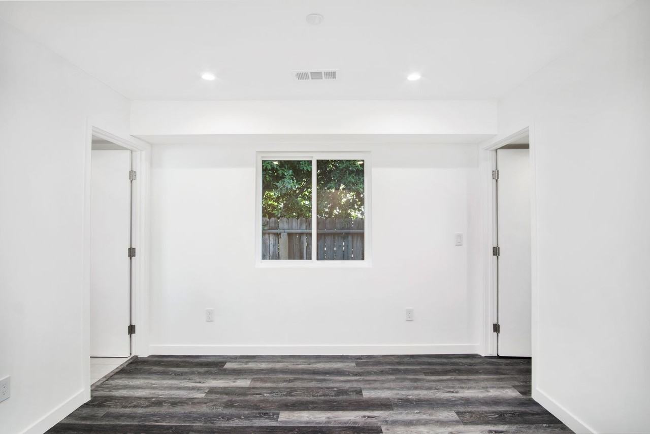10924 1/2 Hesby St - Photo 4 of 13