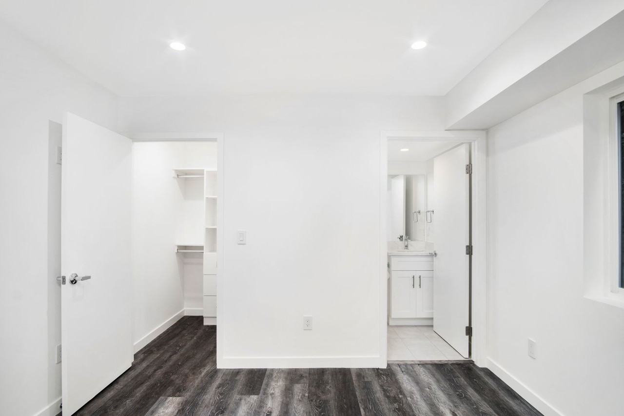 10924 1/2 Hesby St - Photo 5 of 13