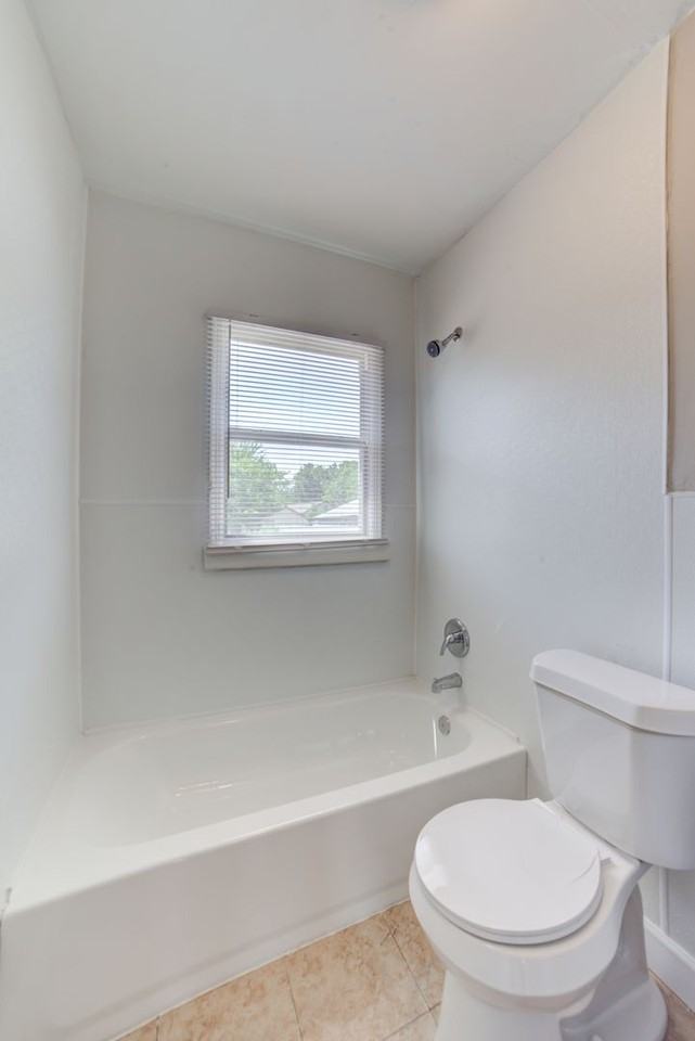 1020 E Apache St - Photo 4 of 14
