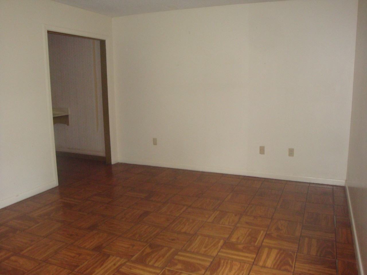 1287 Oak Rd - Photo 5 of 8