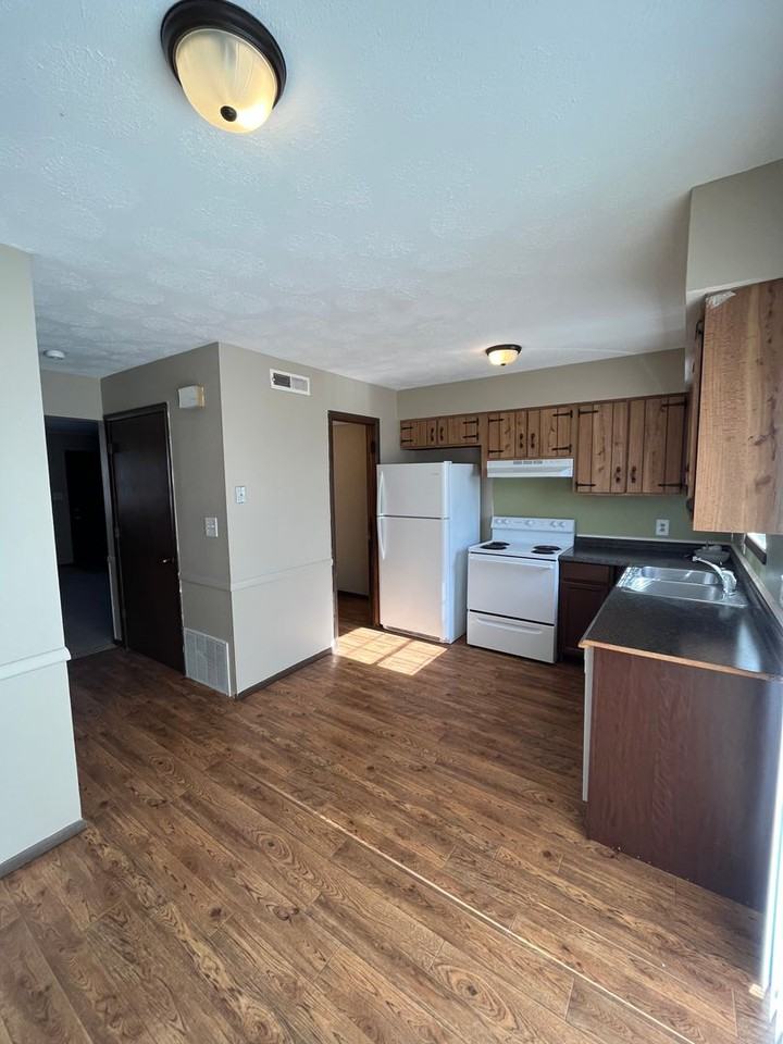316 E Buena Vista St #D - Photo 4 of 9