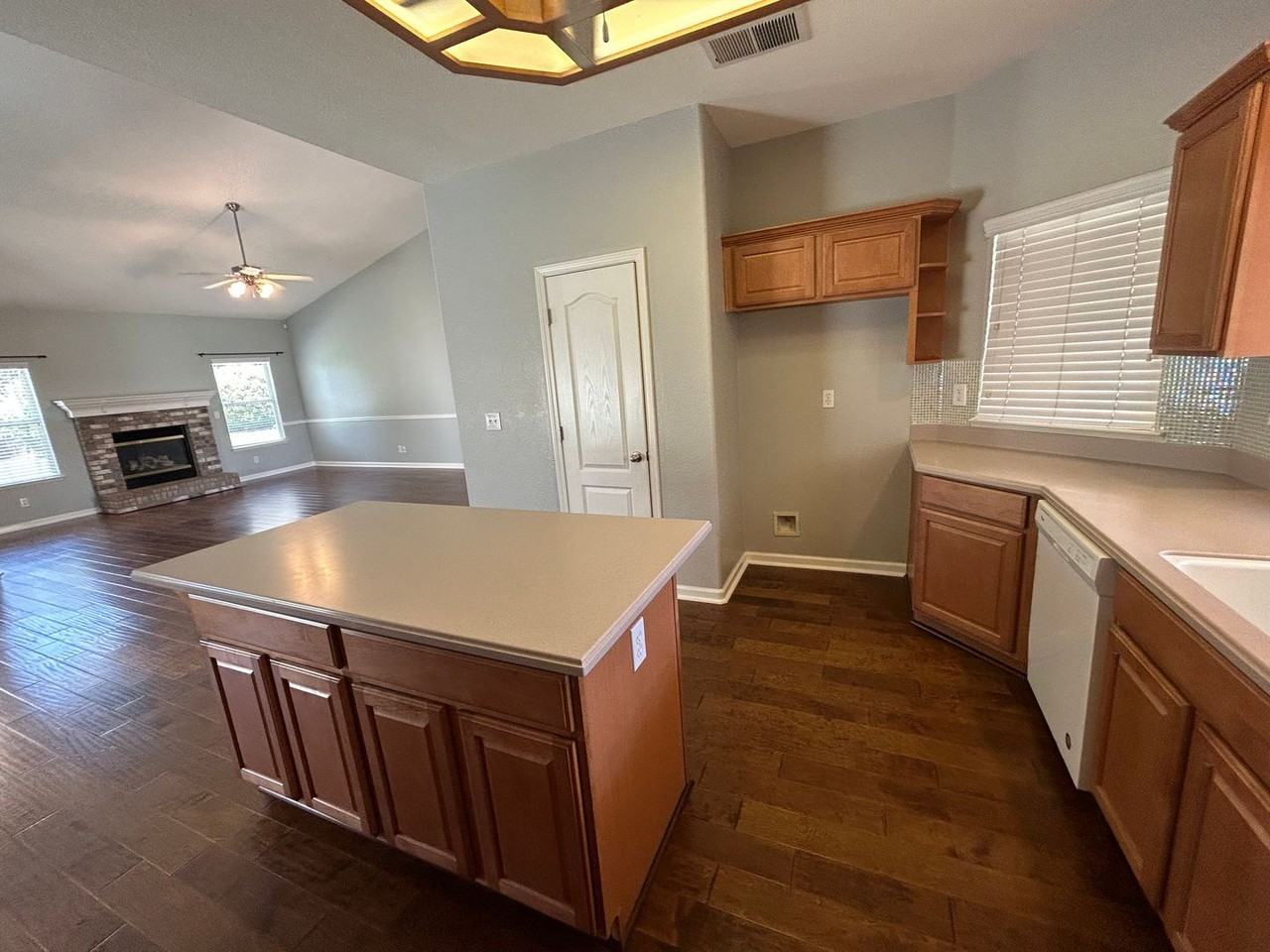 5032 W Modoc Ave - Photo 7 of 22