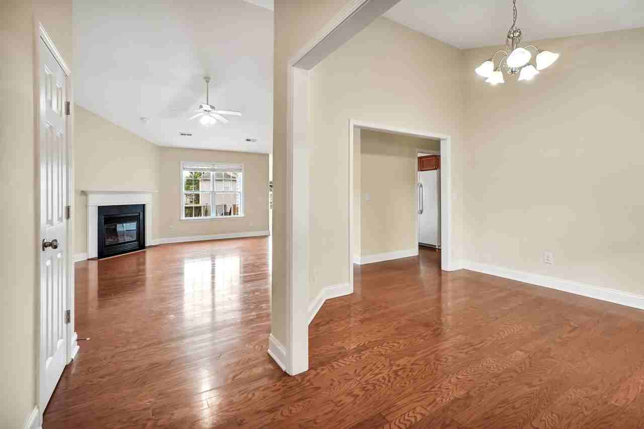213 Whitehill Rd - Photo 5 of 35