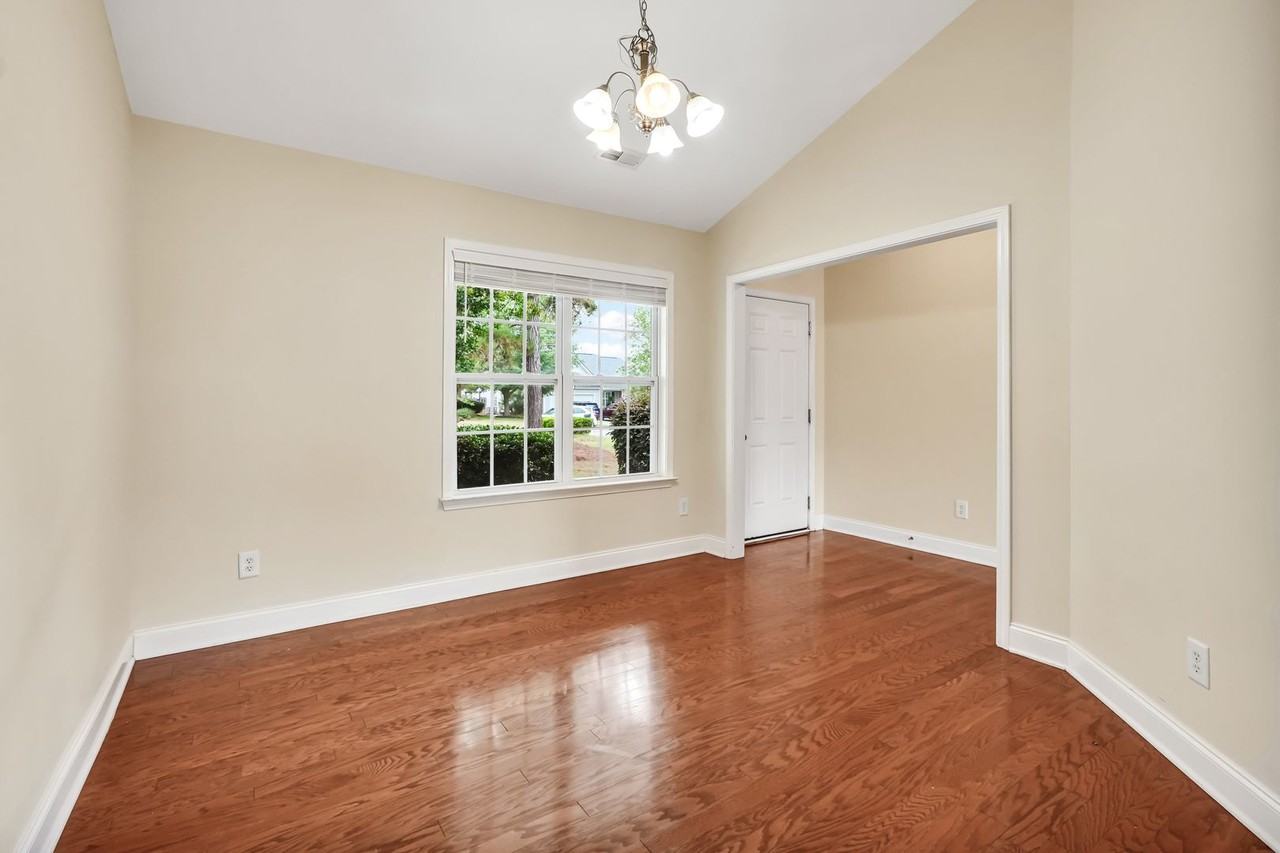 213 Whitehill Rd - Photo 6 of 35