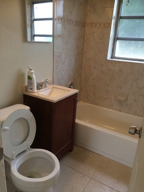 1114 Nw 19th Ave - Photo 3 of 14