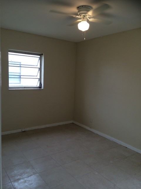 1114 Nw 19th Ave - Photo 4 of 14