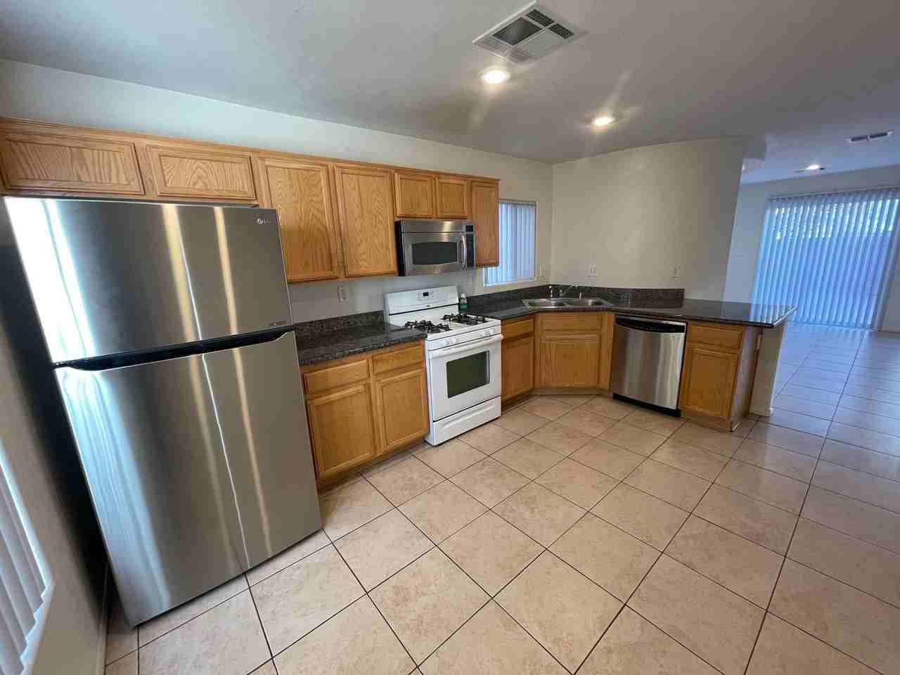 5038 Desert Dandelion Ct - Photo 4 of 9