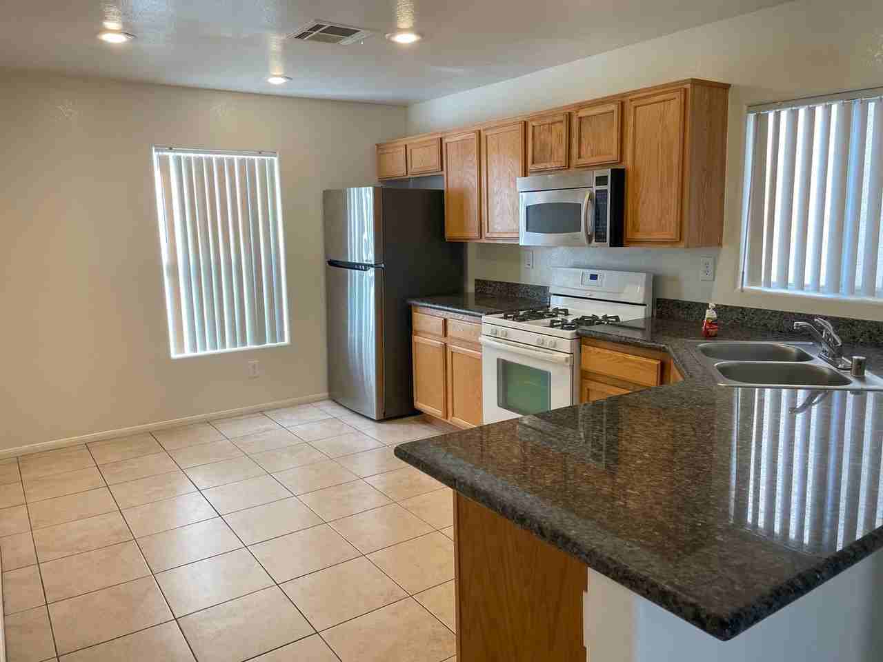 5038 Desert Dandelion Ct - Photo 5 of 9