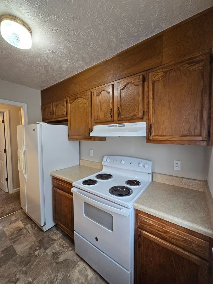 6850 Shawcross Ln - Photo 4 of 16