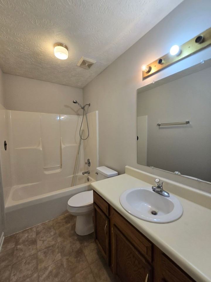 6850 Shawcross Ln - Photo 7 of 16