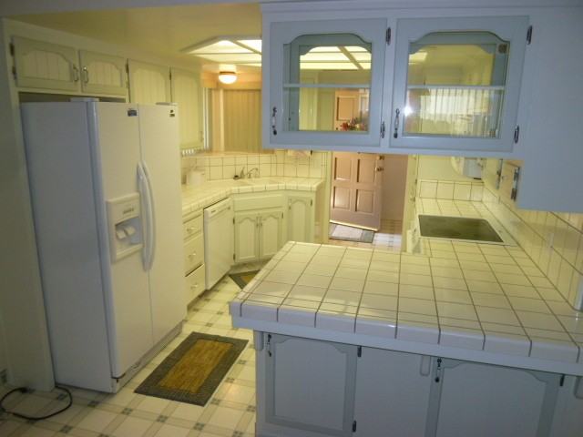 670 N G St - Photo 3 of 7