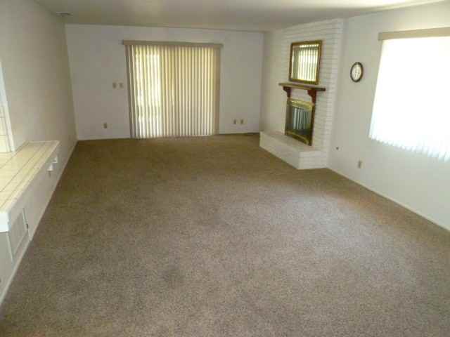 670 N G St - Photo 4 of 7