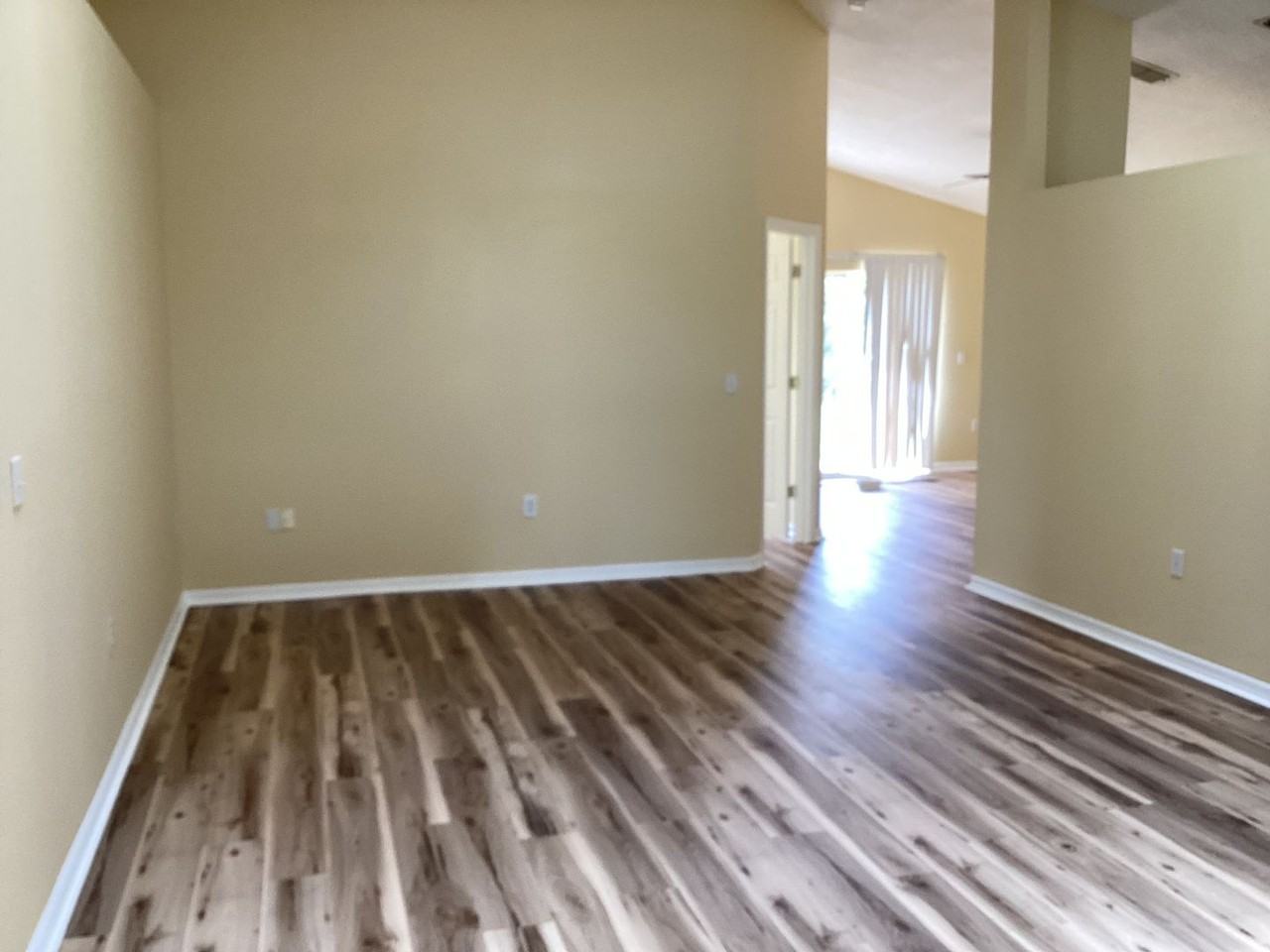 1021 Old Barn Rd - Photo 5 of 10
