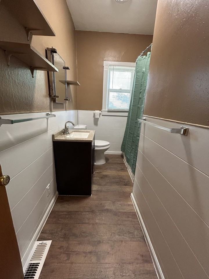 109 W Lindburg St - Photo 7 of 12