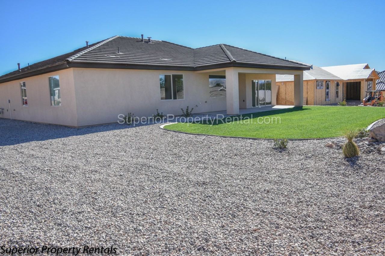 2354 S 2010 E - Photo 2 of 18