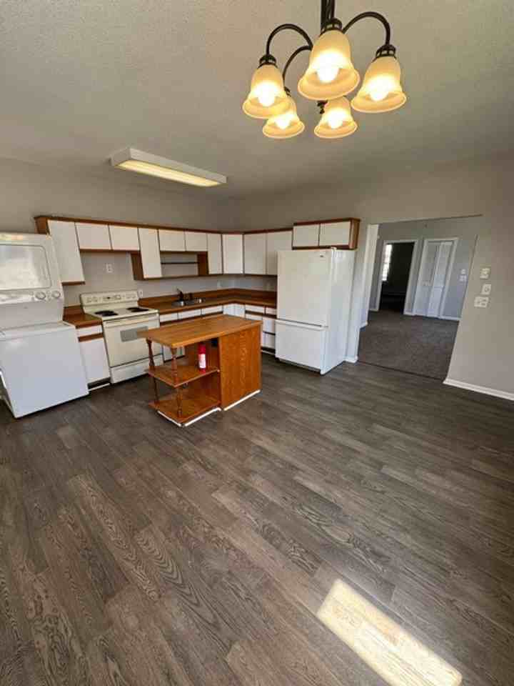1610 Cass St - Photo 3 of 5