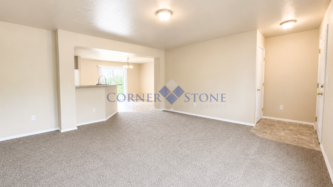 2678 N Kelsan Ave - Photo 3 of 30