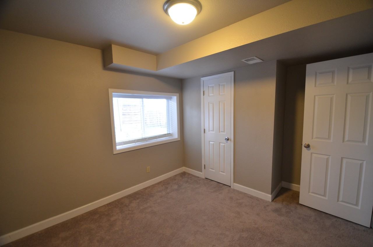 315 2nd St - Photo 4 of 27