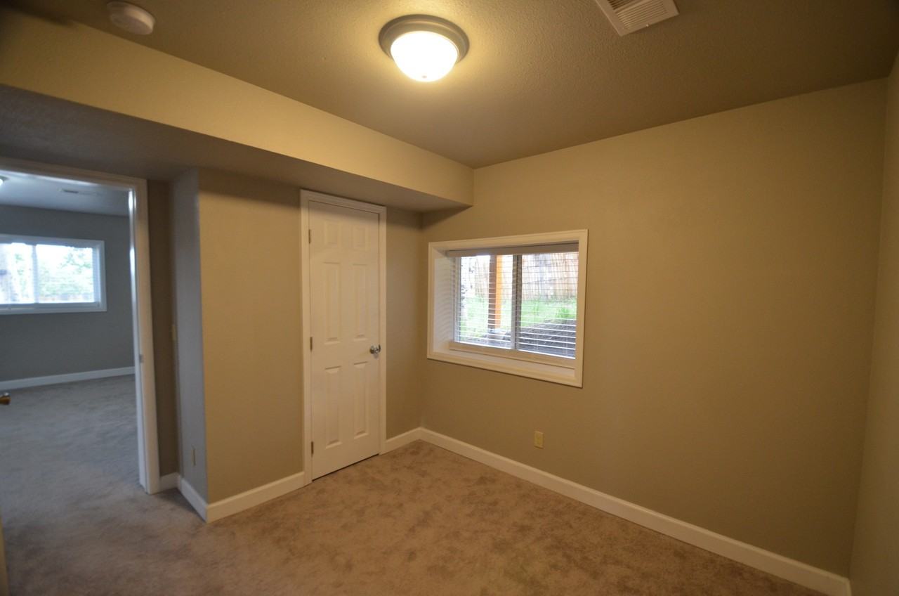315 2nd St - Photo 7 of 27