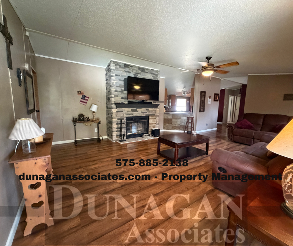 301 E Rose St - Photo 2 of 10