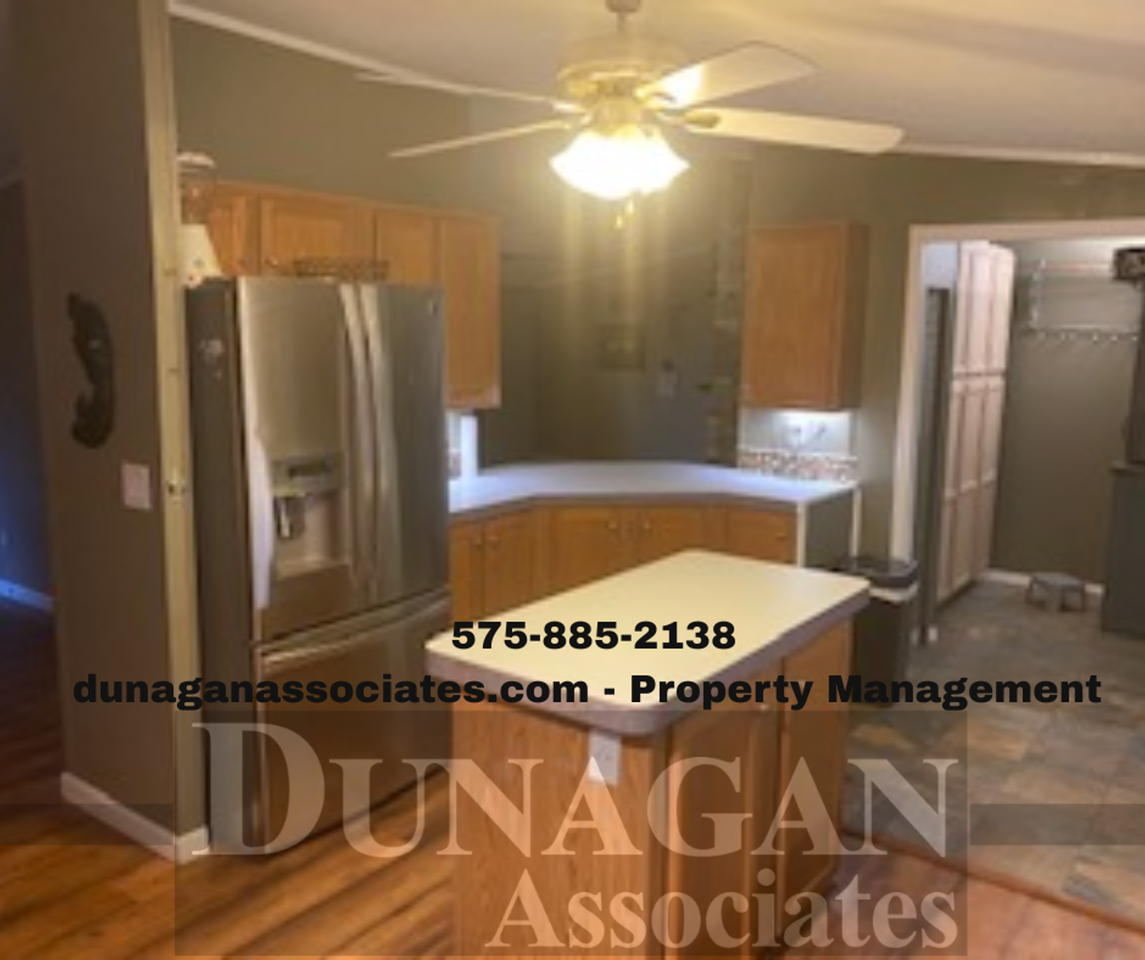 301 E Rose St - Photo 4 of 10