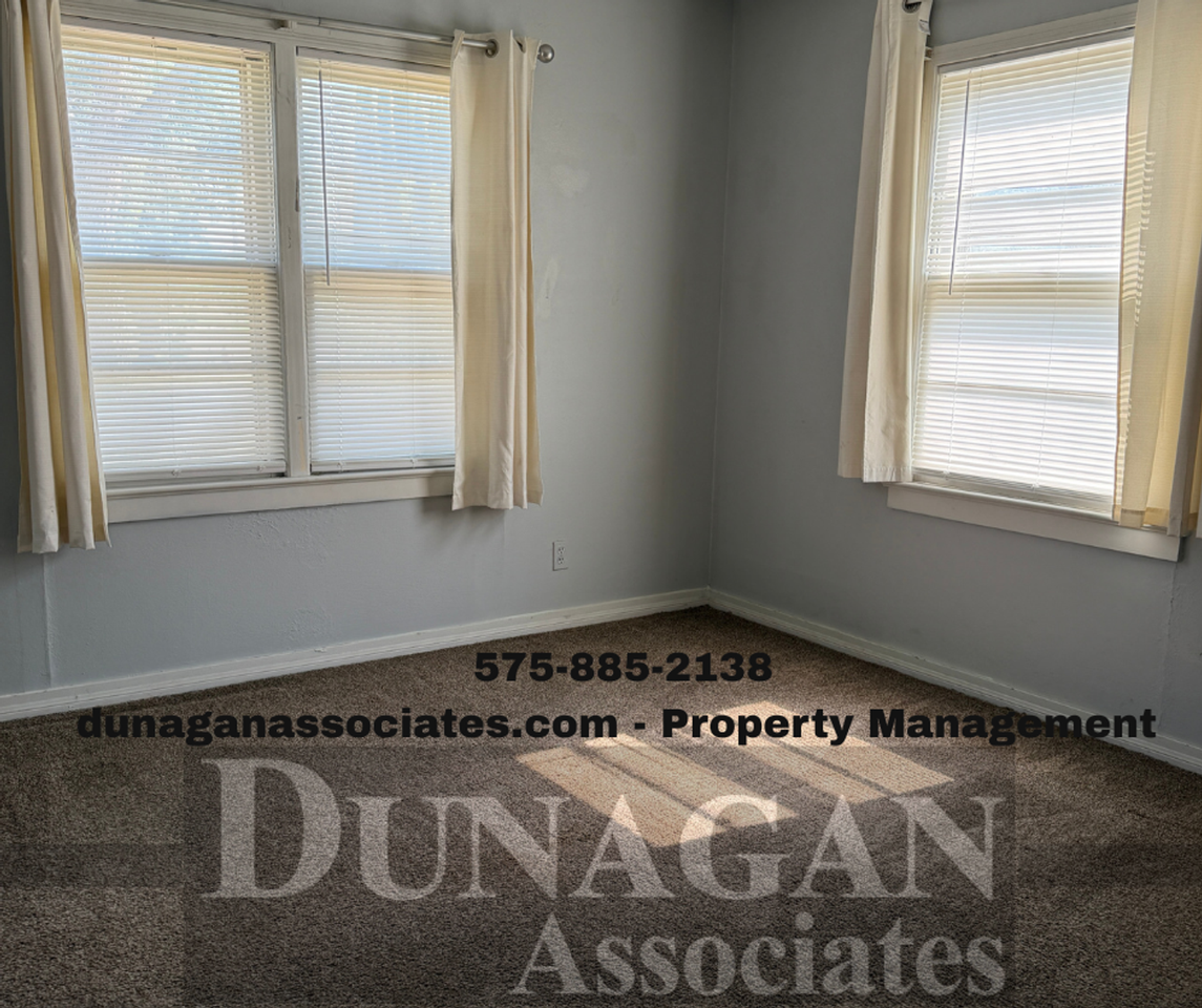 413 Mariposa St - Photo 3 of 8